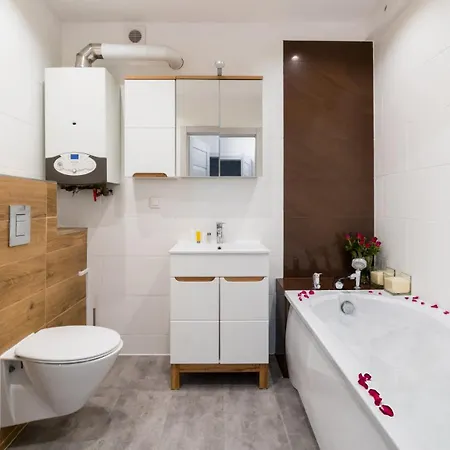 شقة Wonder - Gorskie Z Kominkami, Bezplatnym Parkingiem I Placem Zabaw Na Terenie Kompleksu كارباش