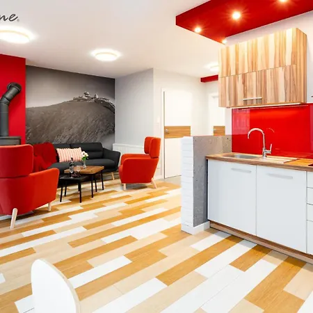 Wonder - Górskie Z Kominkami, Bezpłatnym Parkingiem I Placem Zabaw Na Terenie Kompleksu